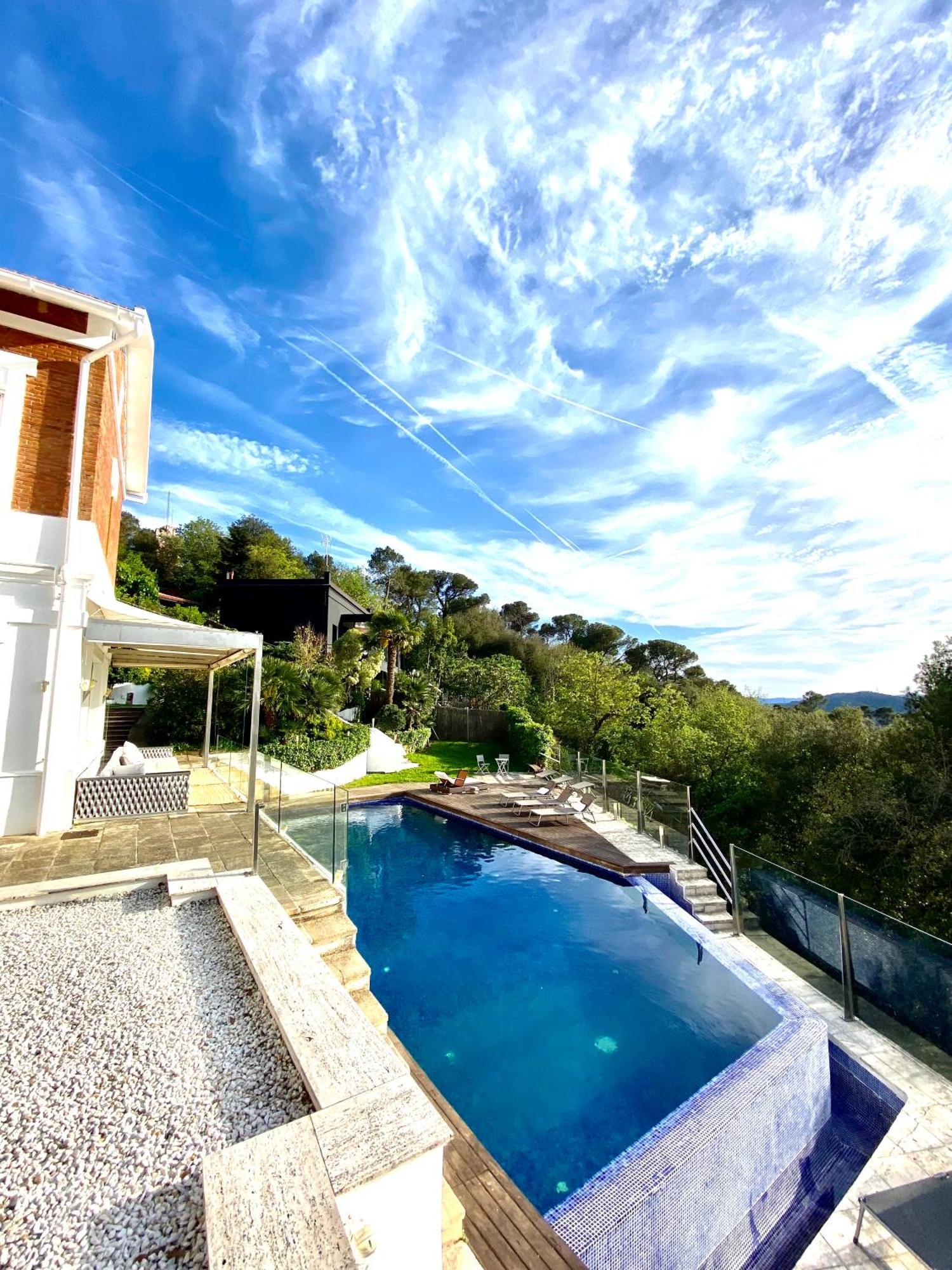 Aya House Hotel Barcelona Exterior photo