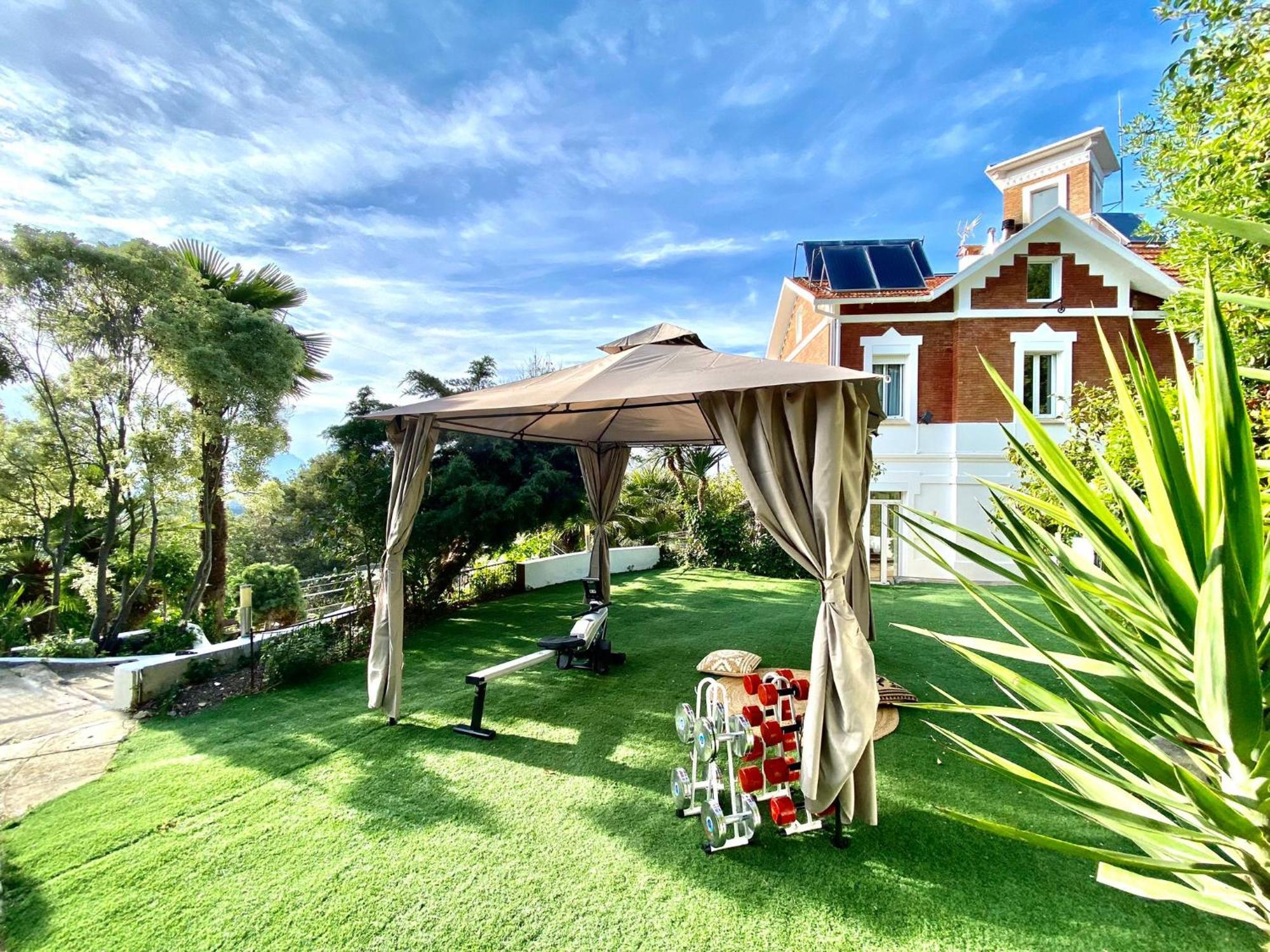 Aya House Hotel Barcelona Exterior photo