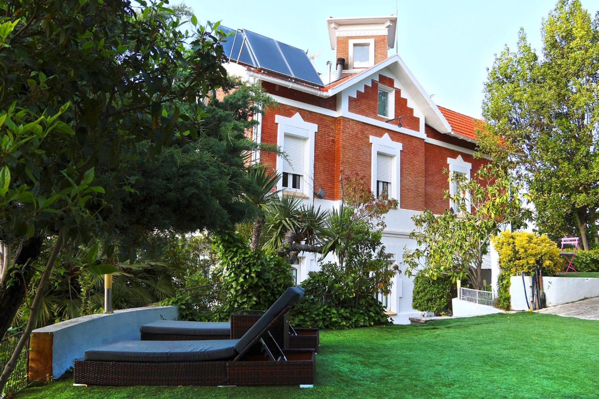 Aya House Hotel Barcelona Exterior photo